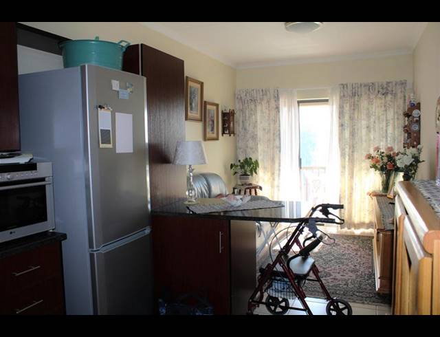 1 BEDROOM APARTMENT FOR SALE IN OLIVEDALE